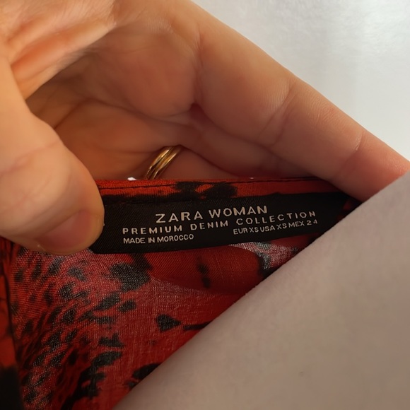 [ZARA] Red/Black Python Pattern Dress - Size XS - Picture 4 of 5